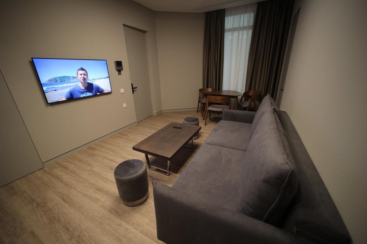 Avenue Residence Yerevan Bagian luar foto